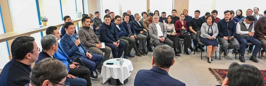 Аким Алматы встретился с предпринимателями в ущелье Аюсай