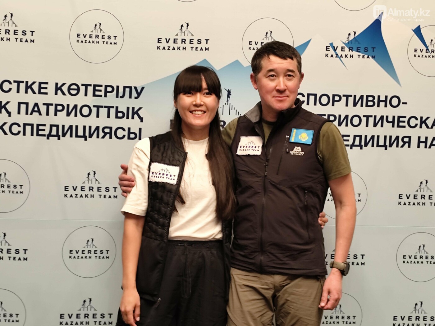 Анар Бурашева и Максут Жумаев на пресс-конференции