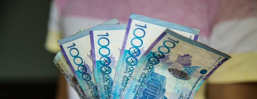 Сколько получают бухгалтеры и юристы в Казахстане | Новости