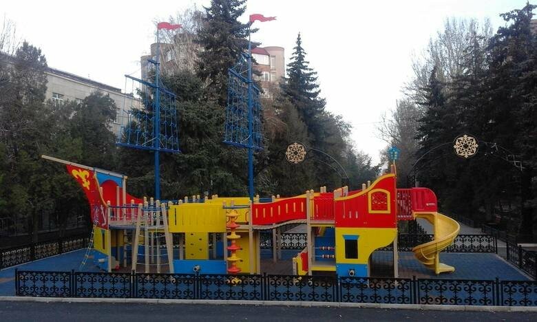Детскую площадку «Кораблик» из сквера Валиханова в Алматы обещают перенести  в другое место | Новости