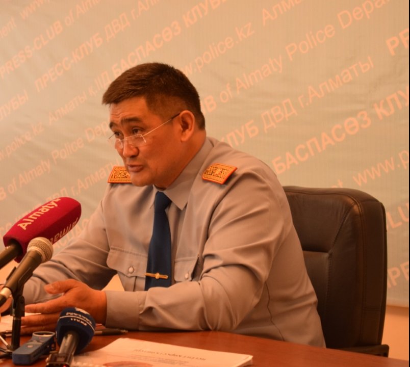 Более 40 полицейских искали автозеркала Дмитрия Баландина, фото-1 Более 40 полицейских искали автозеркала Дмитрия Баландина, фото-1