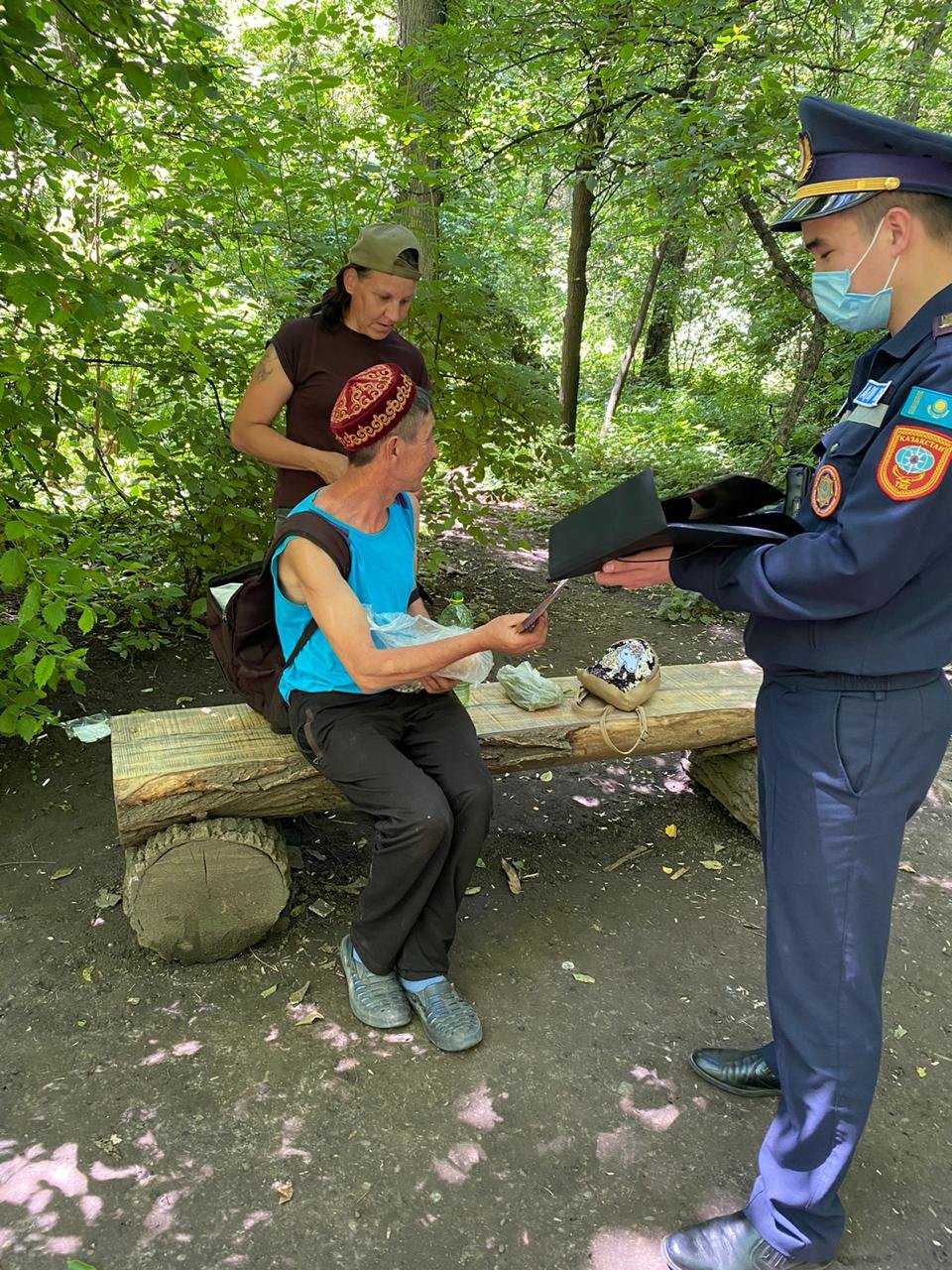 В Алматы троих мужчин наказали за разведение костра в прир..., фото-1 В Алматы троих мужчин наказали за разведение костра в природном парке, фото-1