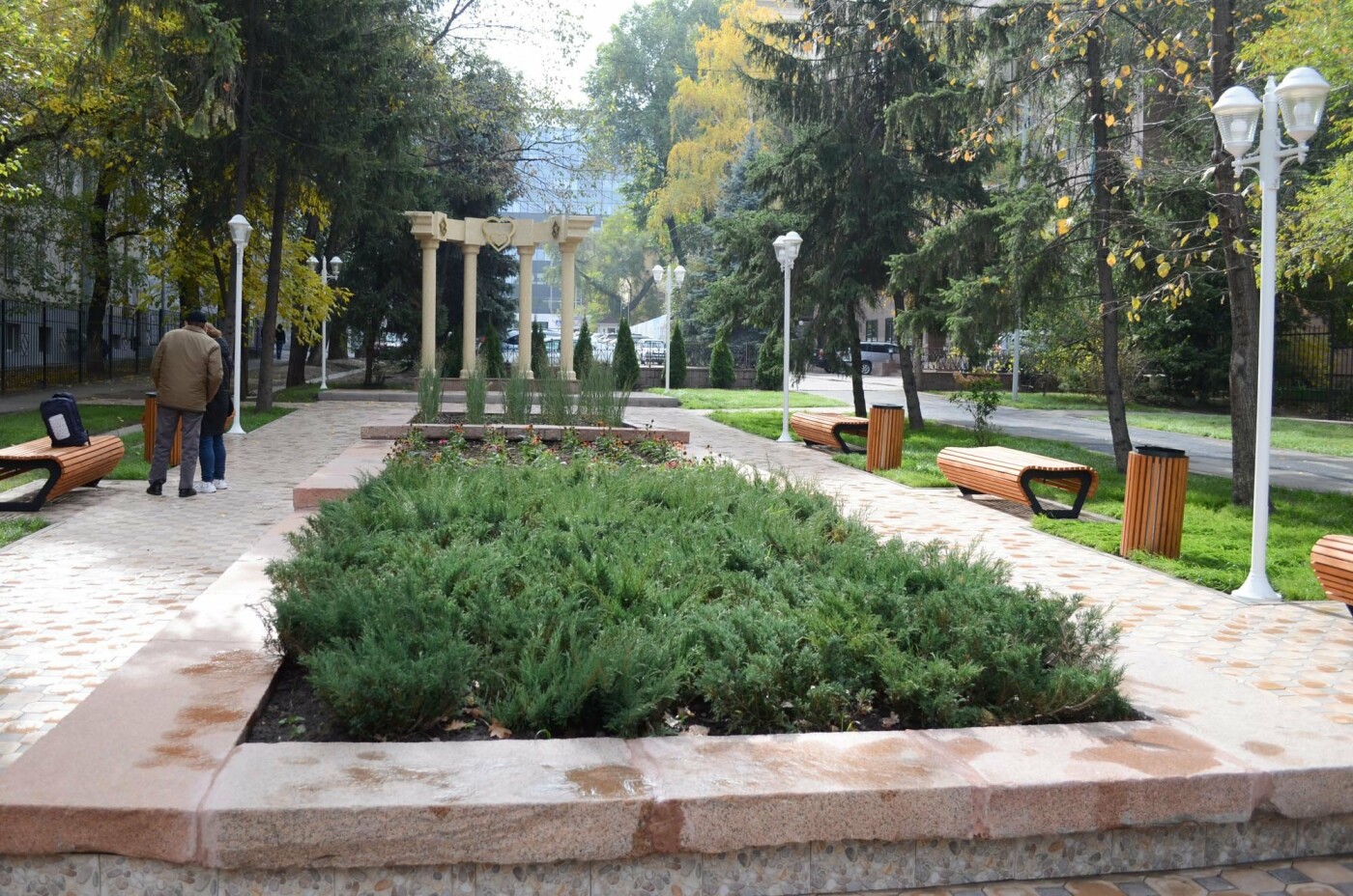 Как благоустроили скверы в Алмалинском районе Алматы, фото-8 Как благоустроили скверы в Алмалинском районе Алматы, фото-8