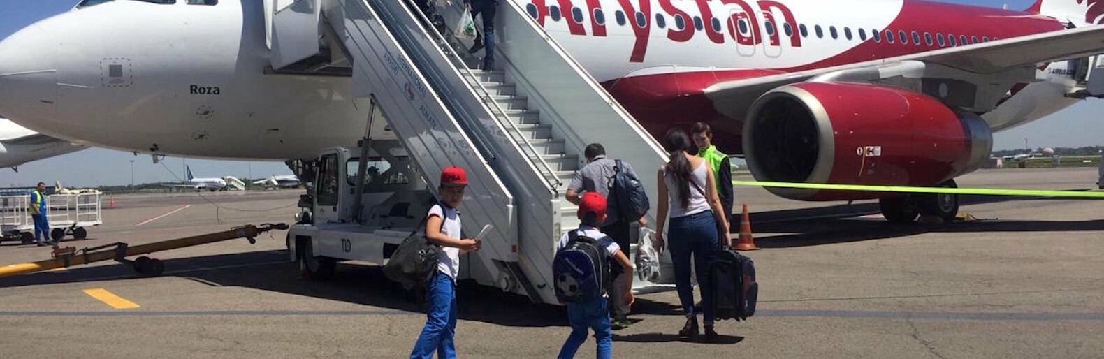 Vietnam airlines flight 474. Москва вьетнам самолет. Vietnam airlines география рейсов из ханоя. Рейс алматы вьетнам. Самолеты flyarystan.